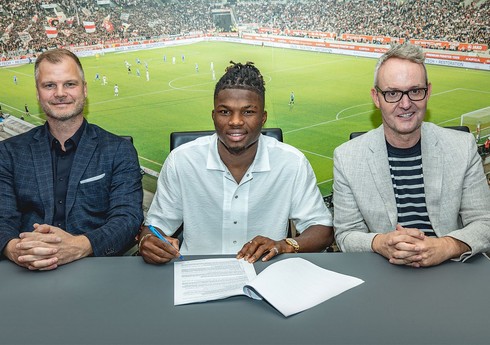 A Seriyasında çıxış edən futbolçu Bundesliqanın yolunu tutub