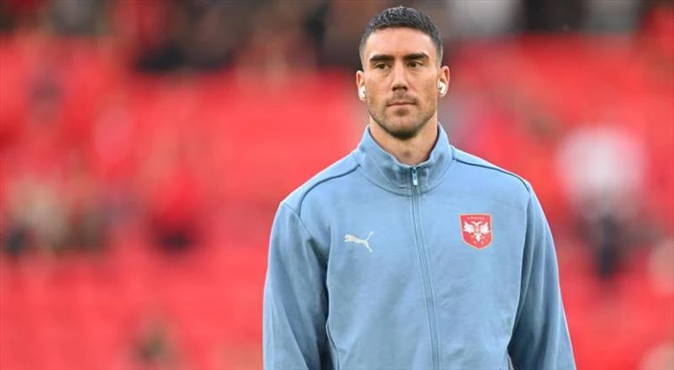 Adı "Fənərbaxça" ilə hallanan Vlahoviç karyerası ilə bağlı qərar verib