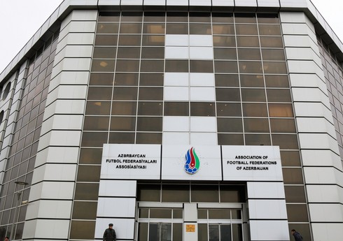 AFFA hakimi təhqir edən baş məşqçini 5 oyunluq diskvalifikasiya edib