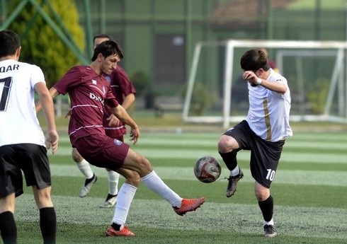 AFFA hakimləri təhqir edən futbolçunu cəzalandırıb