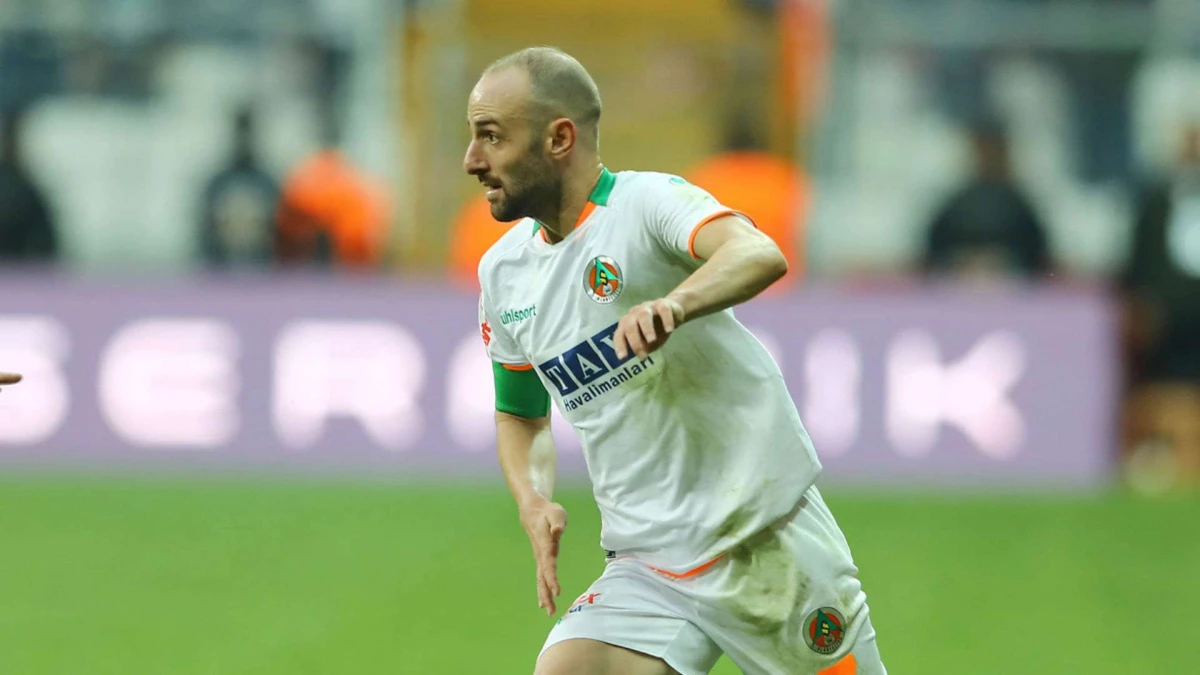 “Alanyaspor”da bir dövrün sonu - Efecan Karaca komandadan getdi