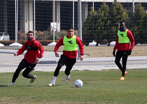 "Araz-Naxçıvan"ın iki futbolçusu zədə səbəbindən məşqdə iştirak etməyib