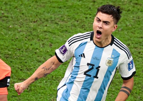 Argentinalı futbolçu dünya çempionluğu medalını klub muzeyinə bağışladı