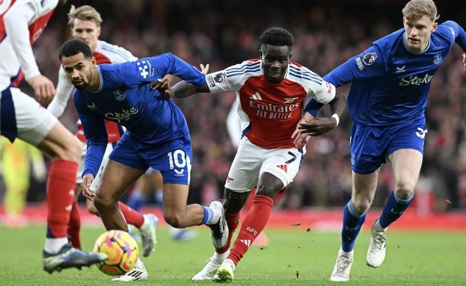 “Arsenal” “Everton” səfərindən 1 xalla qayıdır
