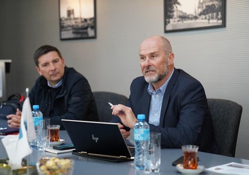 ASAPES-də qış idman növlərinin inkişafı ilə bağlı görüş keçirilib