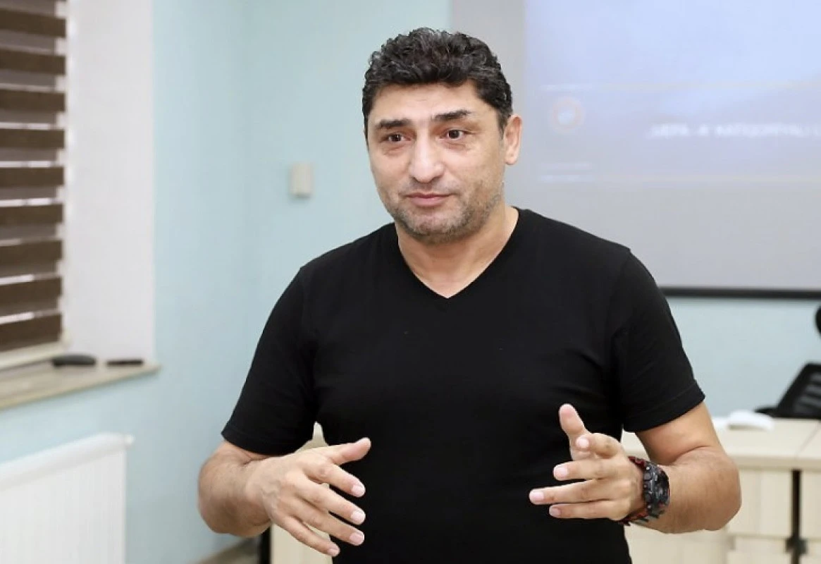 Aslan Kərimov: “Yalnız “Qarabağ”ı favorit hesab edirəm”