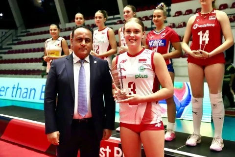 AVF rəsmisi Avropa çempionatının final mərhələsində