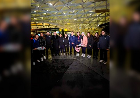 Avropa çempionatında 3 medal qazanan qadın güləşçilərimiz Vətənə qayıdıblar