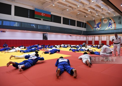 Avropa çempionatında iştirak edəcək Azərbaycanın cüdo millisi növbəti məşqinə çıxıb
