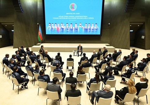 Avropa çempionatında yüksək nəticələr əldə etmiş Azərbaycan güləşçiləri ilə görüş keçirilib