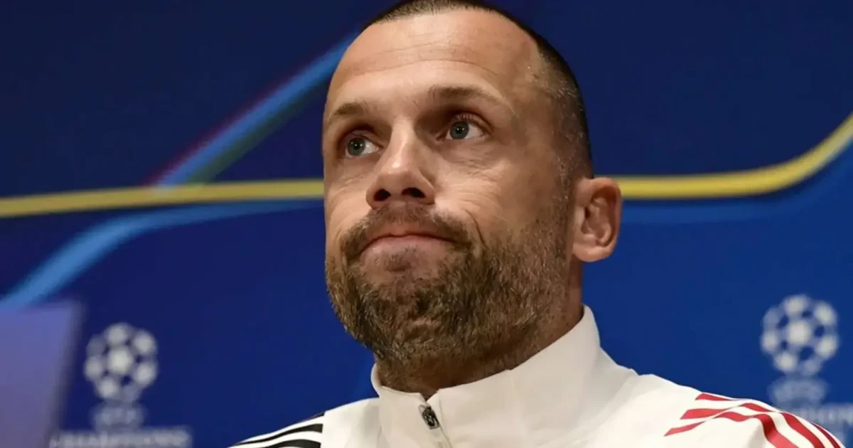 “Ayaks” baş məşqçisi ilə bağlı qərarını verdi - YOLLAR AYRILDI