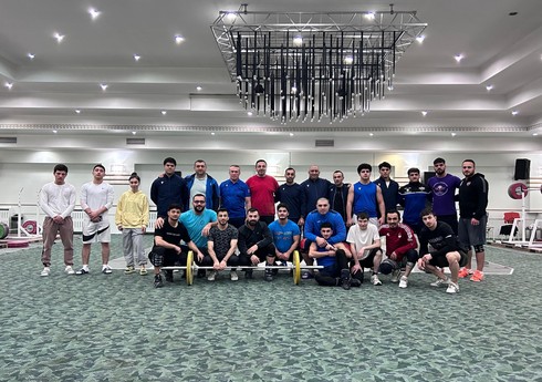 Azərbaycan ağırlıqqaldırma yığmaları Türkiyədə təlim-məşq toplanışına başlayıblar