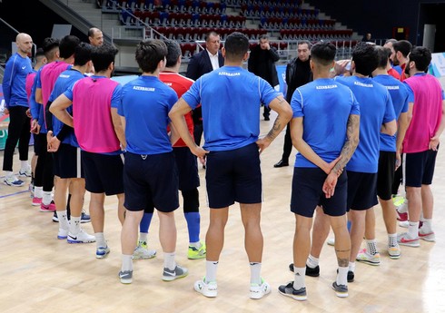 Azərbaycan Futzal Federasiyasının prezidenti milli komanda ilə görüşüb