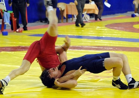 Azərbaycan güləşçiləri U-17 Avropa çempionatının son günündə bir dəst medal qazanıblar