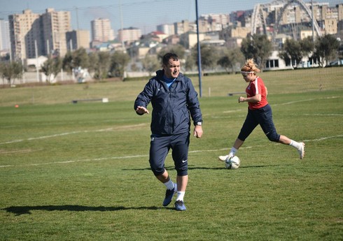 Azərbaycan millisinin baş məşqçisi: “Avropa çempionatının ikinci mərhələsində bizi ciddi rəqiblər gözləyir”