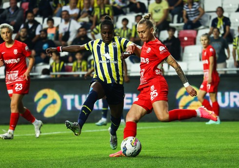 Azərbaycan millisinin baş məşqçisi Türkiyə çempionu olub