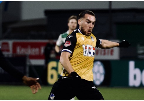 Azərbaycan millisinin futbolçusu bir dəqiqəlik sükut zamanı göz yaşlarına hakim ola bilməyib - VİDEO