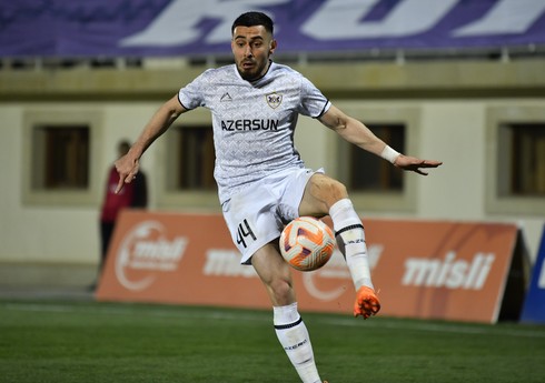 Azərbaycan millisinin futbolçusu yubiley oyununa çıxıb