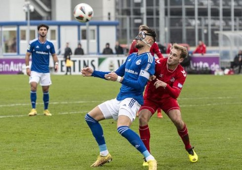 Azərbaycan millisinin hücumçusunun burnu sınıb: "Maska ilə oynamaq çətindir"