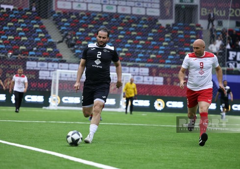 Azərbaycan Minifutbol Federasiyasının təşkilatçılığı ilə ölkə futbolunun əfsanələri arasında oyun keçirilib - YENİLƏNİB