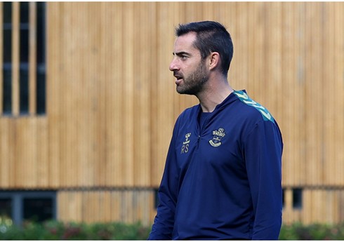 Azərbaycanda işləmiş mütəxəssis İngiltərə klubunun müvəqqəti baş məşqçisi olub