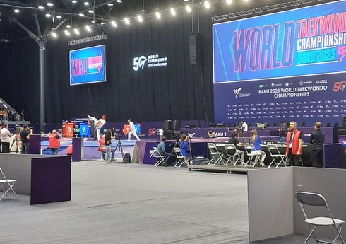 Azərbaycanın daha iki taekvondoçusu Bakıdakı dünya çempionatında mübarizəni dayandırıb