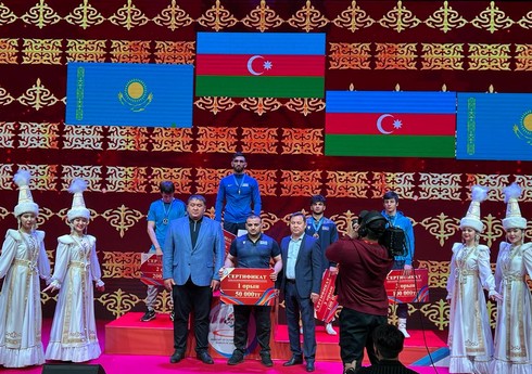 Azərbaycanın gənc güləşçiləri beynəlxalq turniri 11 medalla tamamlayıblar
