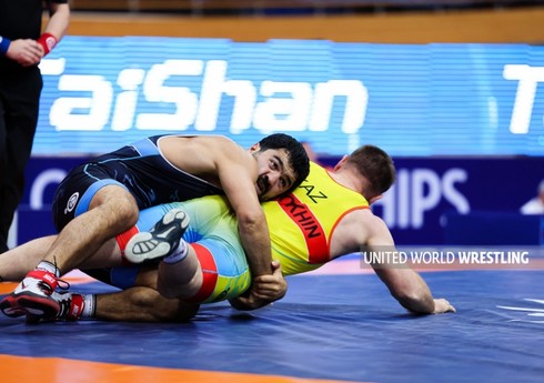 Azərbaycanın veteran güləşçisi dünya çempionatında gümüş medal qazanıb