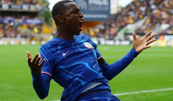 “Barselona” “Çelsi”nin futbolçusunu istəyir