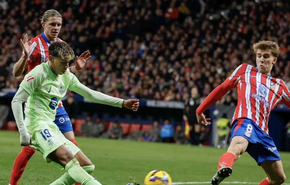 "Barselona" səfərdə 2:0 geri düşdüyü oyunda "Atletiko Madrid"i 4:2 məğlub edib