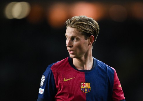 "Barselona" yarımmüdafiəçisi ilə müqavilə müddətini uzatmağı planlaşdırır