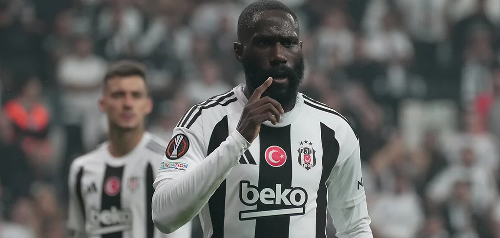 "Beşiktaş" Artur Masuaku ilə yollarını ayırıb