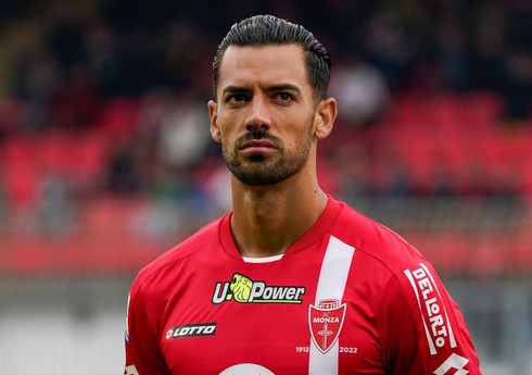 Bıçaqlı hücuma məruz qalan futbolçu 2 ay oynaya bilməyəcək