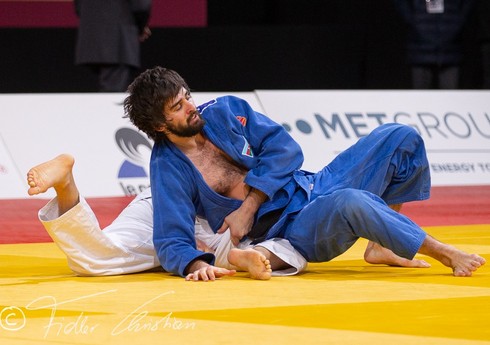 “Böyük Dəbilqə”: Azərbaycan cüdoçusu gümüş medal qazanıb