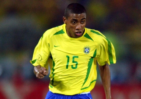 Braziliya millisinin sabiq futbolçusu ailə üzvləri ilə birlikdə hücuma məruz qalıb