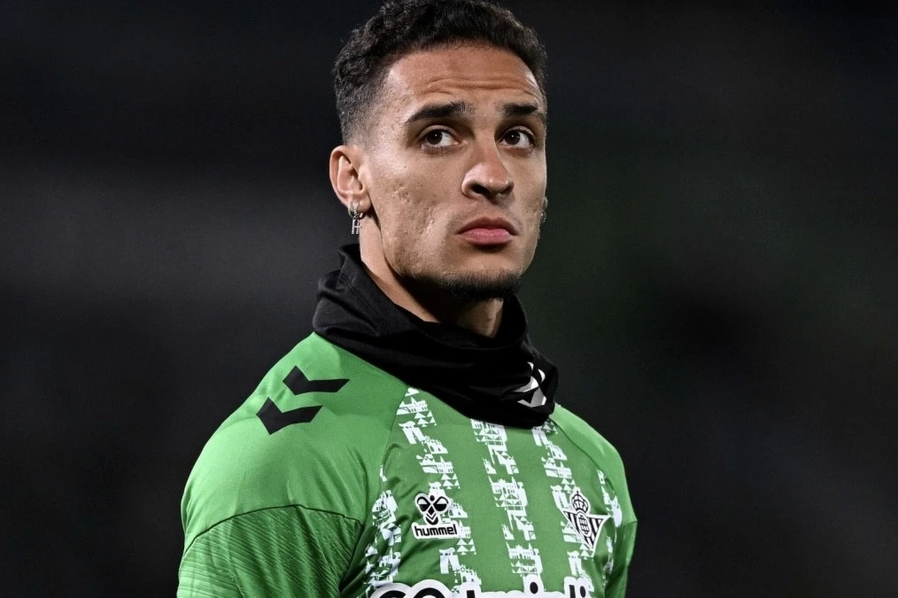 Braziliyalı vinger “Betis”i tərk etdi