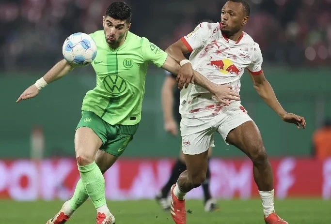 Bundesliqa: “Leypsiq” 3 xalı 3 qolla qazandı