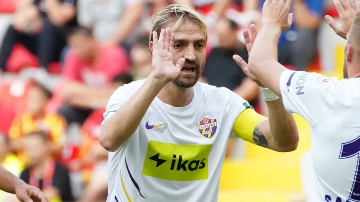 Caner Erkin “Sakaryaspor”da