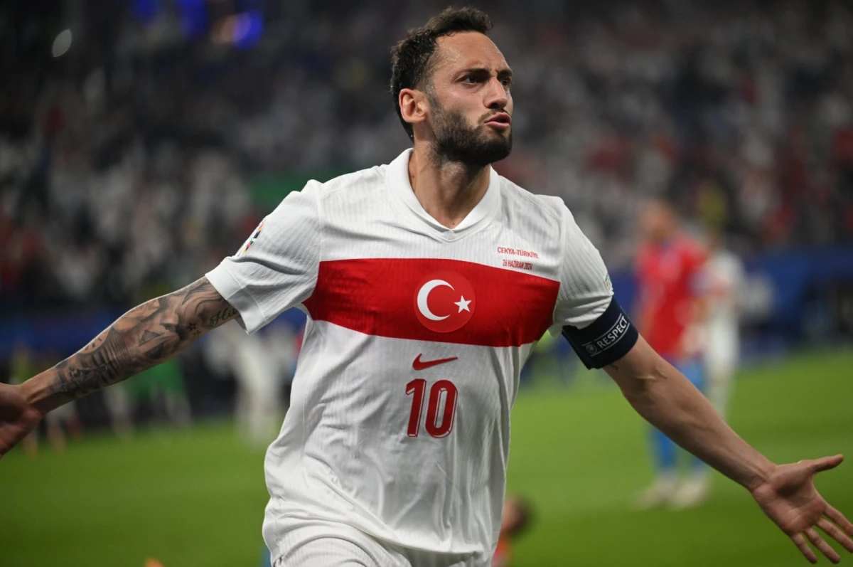 Çalhanoğlundan DÇ mesajı – “Hədəfim kuboku qaldırmaqdır”