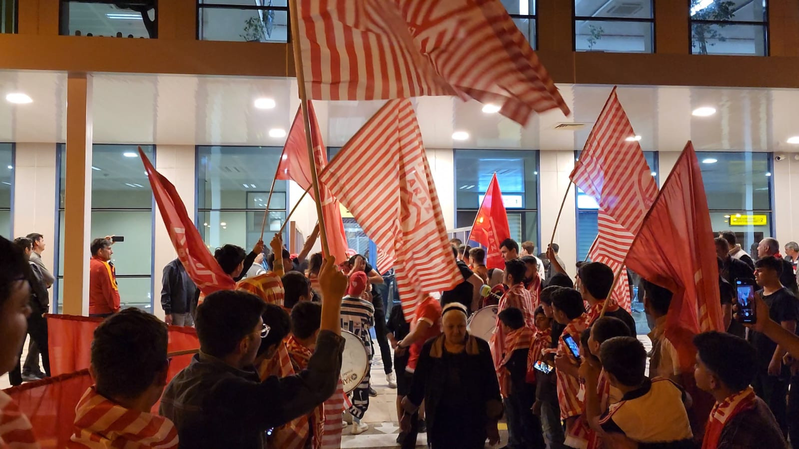 Çempionluq əldə edən "Araz Naxçıvan" PFK Naxçıvana gedib