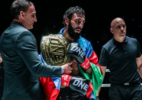 Çingiz Əlləzov: "Mənim üçün vacib olan kəmər yox, Qriqoryan üzərində qələbə idi"