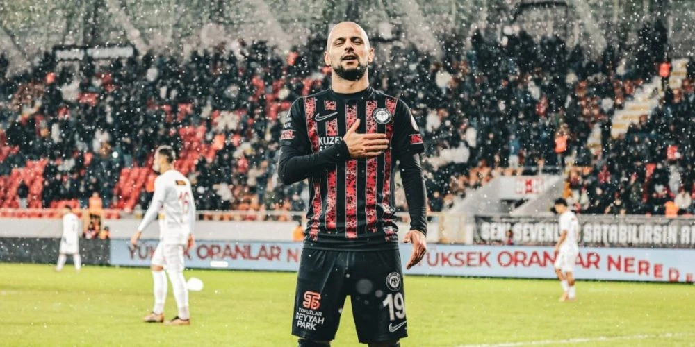 Coşqun Diniyev Türkiyə klubundan ayrıldı