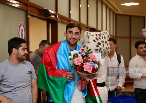 Dünya çempionu olan Azərbaycan cüdoçusu Vətənə qayıdıb