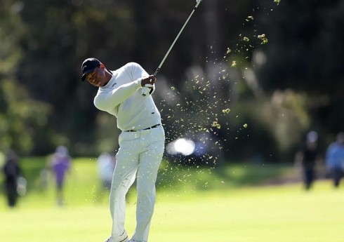 Əfsanəvi qolfçu xəstələndiyi üçün turniri tərk edib