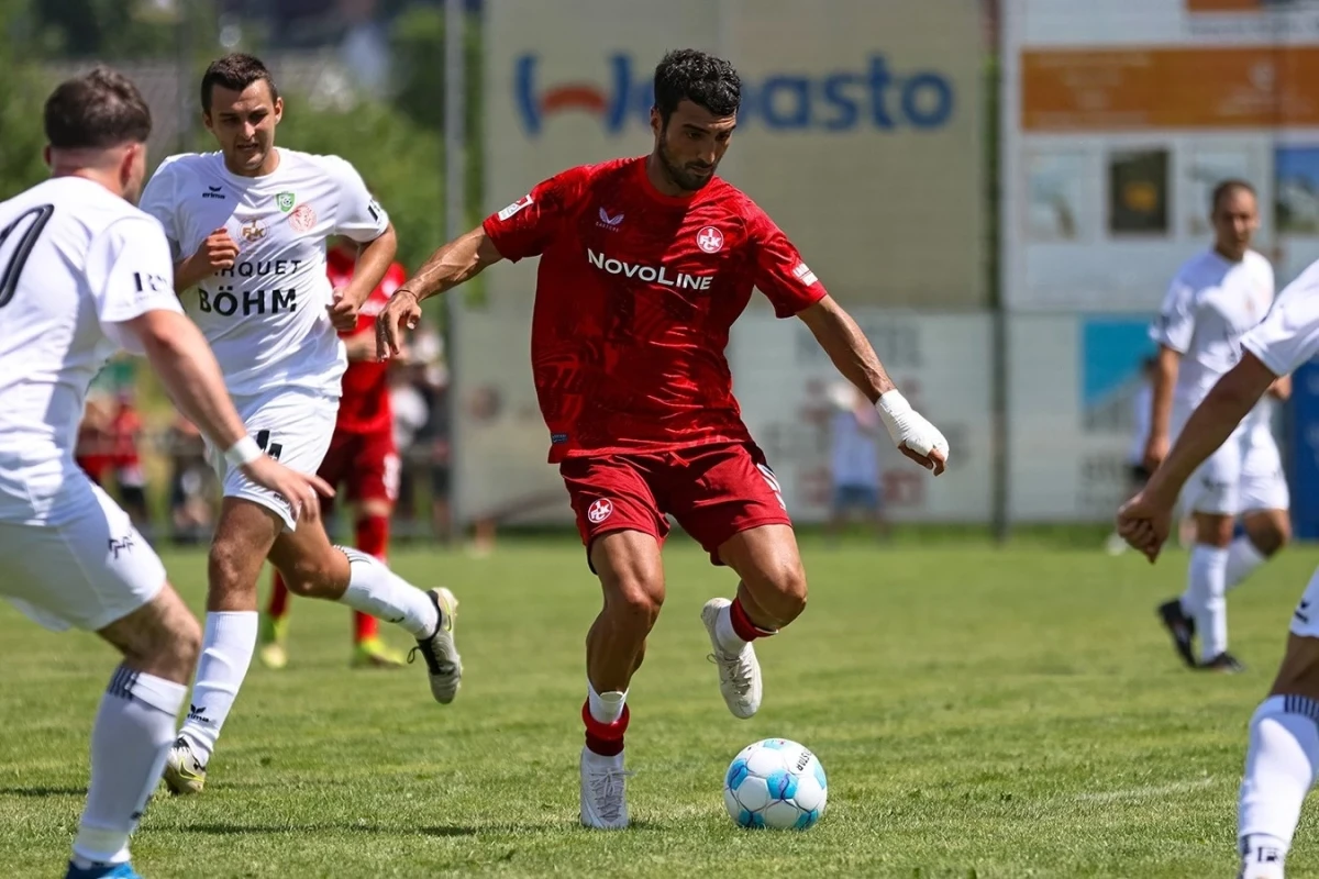 Emrelinin komandası “Roma”ya məğlub olub