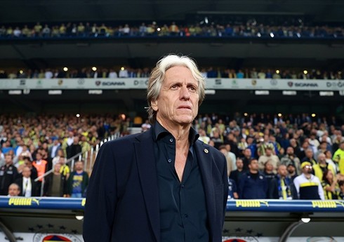 "Fənərbağça" baş məşqçisinə yeni müqavilə təklif edib