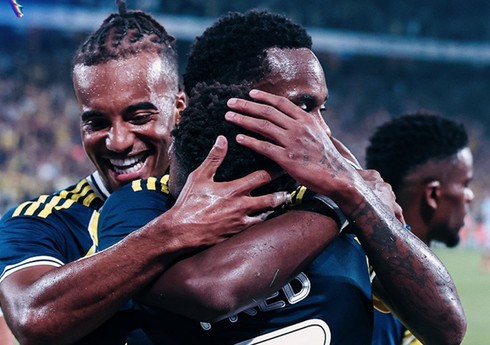 "Fənərbağça" Çempionlar Liqasının pley-off mərhələsinə adlayıb