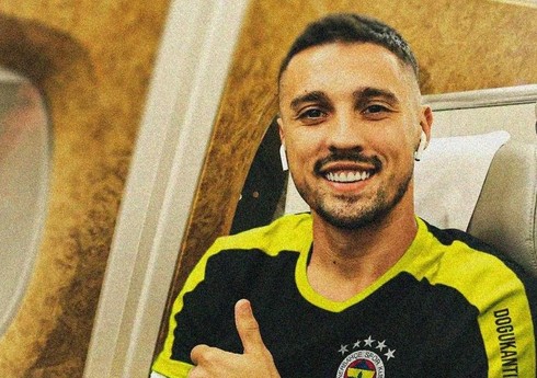 “Fənərbağça” daha bir futbolçu transfer edib