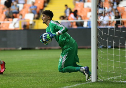 "Fənərbağça"nın əsas qapıçısı əməliyyat olunacaq