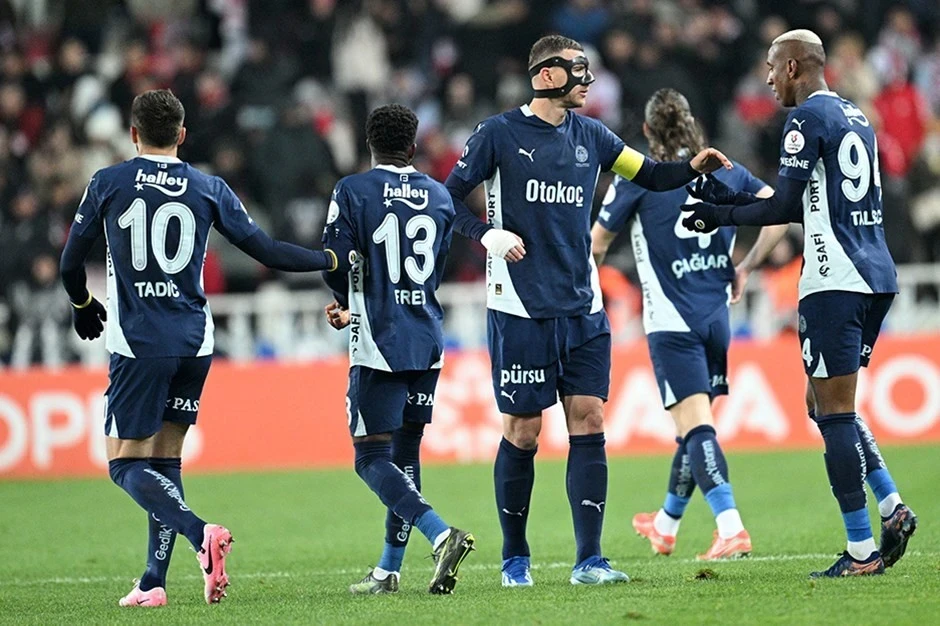 Fənərbaxça" səfərdə "Sivasspor"u məğlub edib